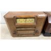 Image 2 : DeForest & RCA Victor Tube Radios
