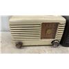 Image 2 : Vintage 1946-47 Philco 57 Transitone, 1952-53 General Electric, and Admiral Tube Radios