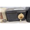 Image 4 : Vintage 1946-47 Philco 57 Transitone, 1952-53 General Electric, and Admiral Tube Radios