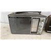 Image 2 : Vintage Radios: Plata Voyager 14 Transistor, Sanyo Deluxe, Sony Super Sensitive 8 Transistor