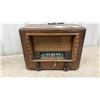 Image 6 : 1941/42 Marconi Model 213 Wood Tube Radio, Converted to Electric, and RCA Victor Tube Radio