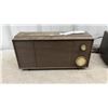 Image 2 : Vintage Tube Radio Lot: 1964 Viking RM666, 1956 Motorola MK-56R, and RCA Victor Clock Radio