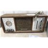 Image 2 : RCA Victor AM Clock Radio and Lafayette HA-800 Communications Receiver