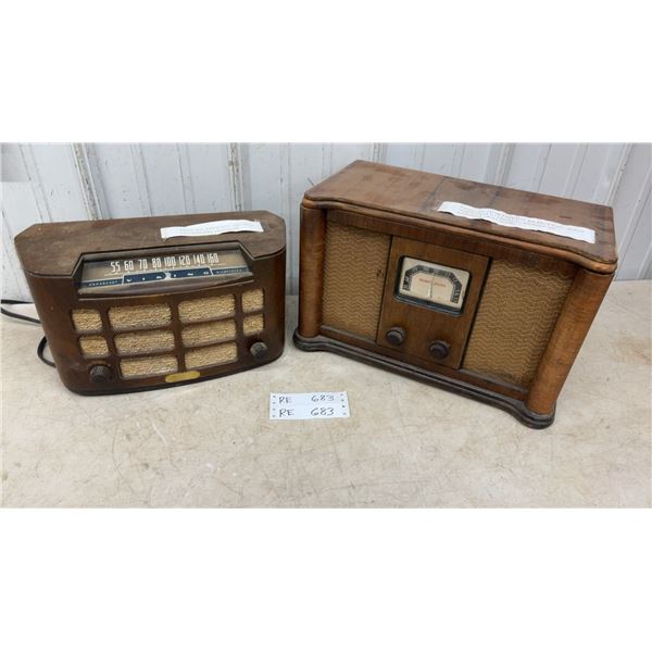 Two Vintage Radios: 1951-52 Viking 52-30R & 1939/40 Northern Electric B452