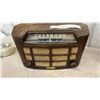 Image 2 : Two Vintage Radios: 1951-52 Viking 52-30R & 1939/40 Northern Electric B452