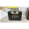 Image 4 : Zenith "The Royalty of Radio" Portable & Tabletop Radios, Standard Broadcast, 55-160 KC