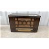 Image 5 : Zenith "The Royalty of Radio" Portable & Tabletop Radios, Standard Broadcast, 55-160 KC