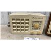 Image 5 : Lot of 3 Vintage Tube Radios: 1955 Airline GSL-1615A, 1947-48 Admiral 5R1, 1970 Eaton's Minerva