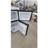 Image 5 : Frigidaire EFR451-C 4.5 Cubic Foot Compact Two-Door Refrigerator with Freezer Compartment
