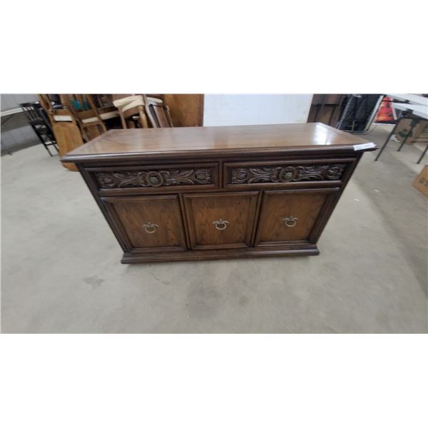 Traditional Carved Hardwood Three-Drawer Chest with Brass Pulls and Medallion Accents 32"