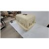 Image 3 : Plastic Pet Carrier with Metal Grid Door and Top Handle 16" x 20" x 13"