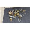 Image 11 : Vintage Jewelry: Wristwatches, Rings, Bracelets, Necklaces, Brooches, Pins, Earrings and More