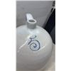 Image 9 : 5 Gallon Red Wing Beehive Jug