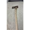 Image 4 : #5 Mastercraft Axe with Wooden Handle, 34"