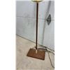 Image 4 : Mid-Century Modeline of California Teak and Brass Two-Shade Floor Lamp, Circa 1960s, 59" Tall