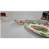 Image 7 : Vintage Hand-Painted Enamelware Lot: Turkey Platter, Floral Oval Plates, Fruit Bowls and More