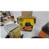 Image 3 : Armor All Vac-Mate 2 H.P. Wet/Dry Vac, Air Compressor, & Extendable Brush/Scraper