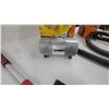 Image 7 : Armor All Vac-Mate 2 H.P. Wet/Dry Vac, Air Compressor, & Extendable Brush/Scraper