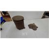 Image 1 : Antique John Deere Moline Illinois Cast Iron Seed Hopper With Lid and Machinery Part Embossed