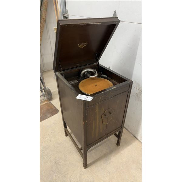 Victrola VV 4-3 Victor Talking Machine Co. Gramophone, 19 × 19 × 37"