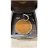Image 3 : Victrola VV 4-3 Victor Talking Machine Co. Gramophone, 19 × 19 × 37"