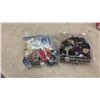 Image 6 : Wicker Sewing Basket with Thread, Singer Attachments, Buttons, Zippers, and More