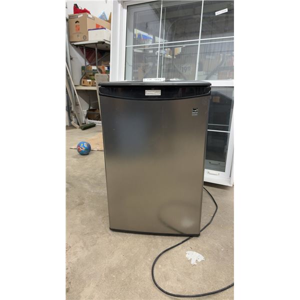 Danby Bar Fridge, Model DAR125SLDD, 2011, with Power Cord