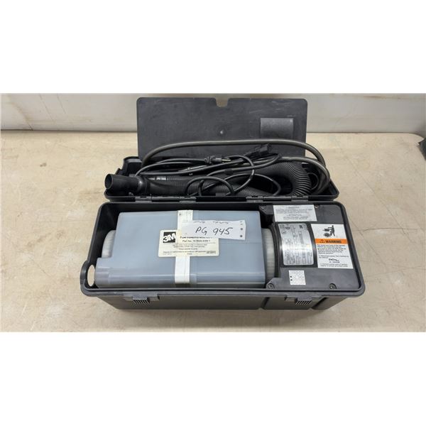 3M Electronic Technicians Vacuum Cleaner with Attachments, Working