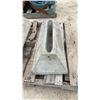 Image 3 : 2 Cement Bike Stands