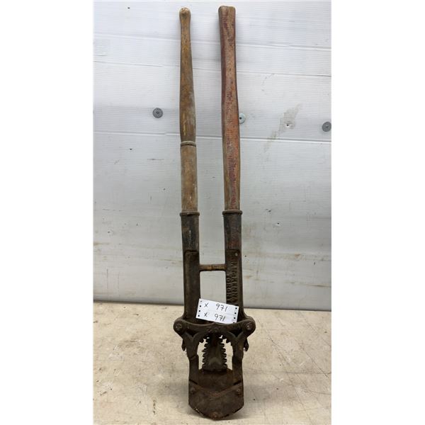 H. McKennay's Toronto No. 102 Fence Stretcher and Two Wood Handles