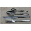 Image 4 : Plaza Stainless USA Flatware Set in Wood Chest