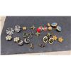 Image 10 : Fashion Jewelry: Necklaces, Bracelets, Earrings, 2 Treasure Boxes, and More