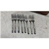 Image 4 : Delight Silver-Plate Flatware Set in Wood Chest