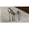 Image 9 : Delight Silver-Plate Flatware Set in Wood Chest