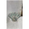 Image 2 : Mid-Century Modern Bowl and Iridescent Glass and Crystal Serving Tray