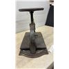 Image 4 : Antique Cast Iron Book Press with Wheel Handle