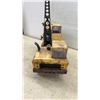 Image 7 : Tonka Crane Metal Toy with Boom and Winch Mechanisms