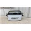 Image 8 : Black and Decker Deep Fryer- Works, Chips Maker Set Looks New, and 2 Slow Cookers