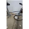 Image 4 : Vintage Supercycle Commuter SX Men's Comfort Bicycle with Chrome Fenders and Rear Cargo Rack 26"