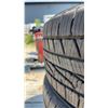 Image 5 : 3 Goodyear Assurance 225/45R18 Tires