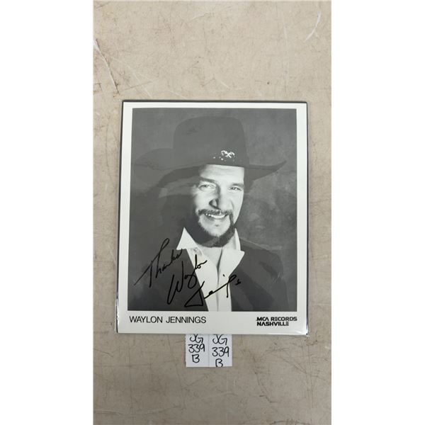 Waylon Jennings Autograph 8 × 10
