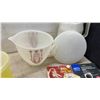 Image 2 : Vintage Kitchenware Lot: Measuring Bowl, Tupperware, and EKCO Cake Decorator Set