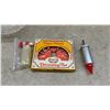 Image 7 : Vintage Kitchenware Lot: Measuring Bowl, Tupperware, and EKCO Cake Decorator Set