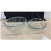 Image 3 : New Pyrex 3-Piece Cranberry Mixing Bowl Set and 2 Clear Glass Baking Dishes with lids