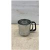 Image 11 : Anchor Hocking StowAways 8-Piece Set, Cookie Jar, and 3 Muffin Pans