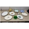 Image 1 : Assorted Decorative serving Platters and Bowls, Including Blue Willow, Fruit, Floral