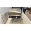 Image 3 : Portable Gas Grill with Stainless Steel Lid