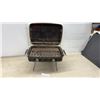 Image 4 : Portable Gas Grill with Stainless Steel Lid