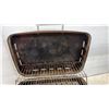 Image 5 : Portable Gas Grill with Stainless Steel Lid