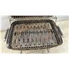 Image 6 : Portable Gas Grill with Stainless Steel Lid